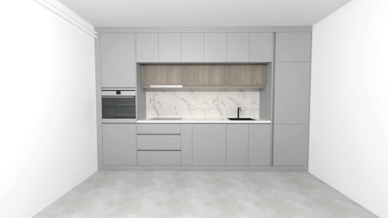 Moderna kuhinja u sivoj boji sa drvenim akcentom i mermernom zidnom oblogom. Ugradna rerna i praktičan raspored za svakodnevnu upotrebu.